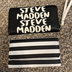 Bundle of 2 Wallets